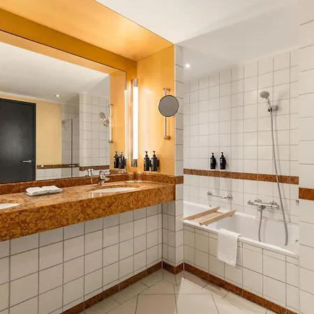 Hotel Remarque 4*